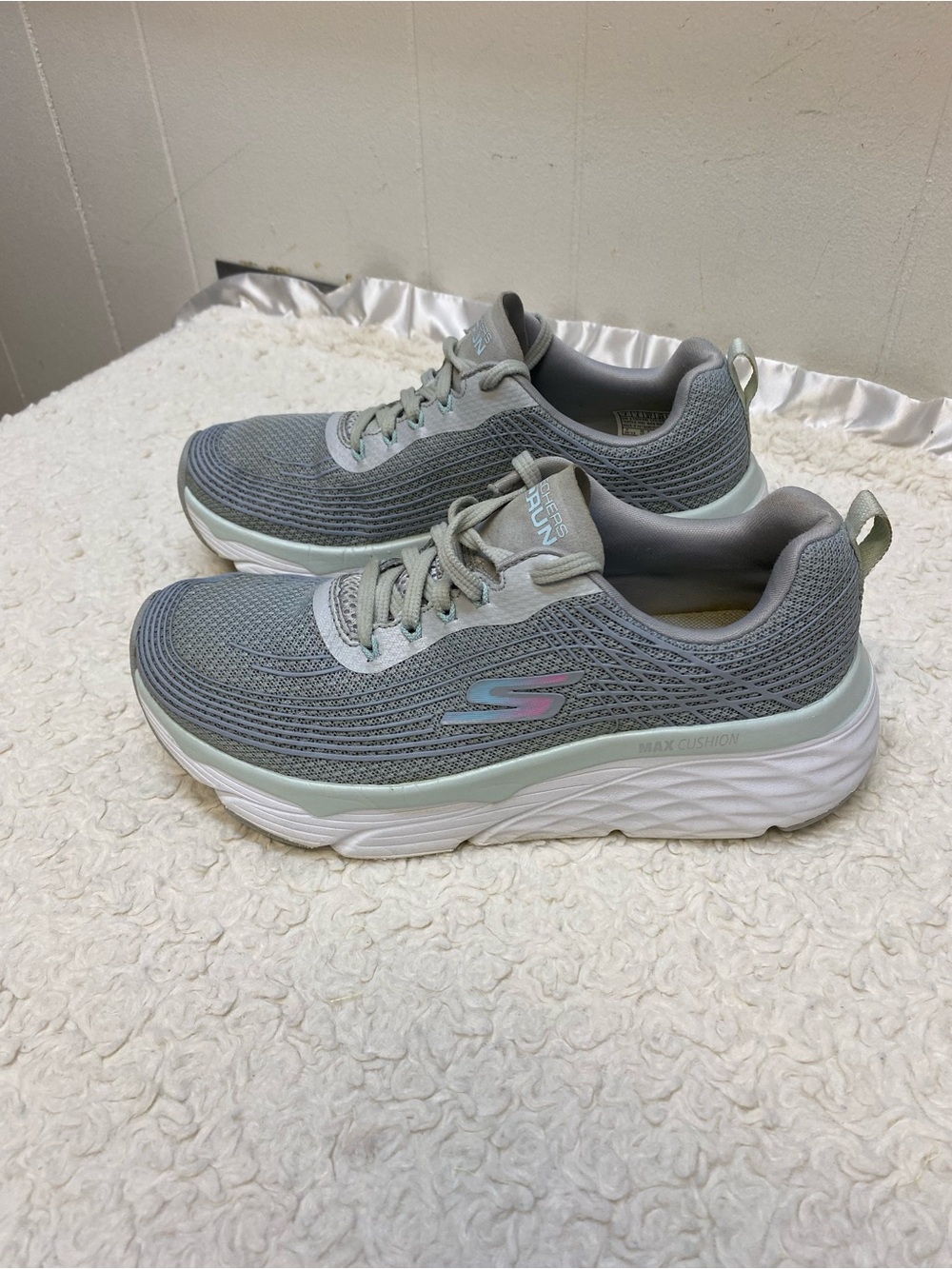 Skechers Women's Max Cushioning air cooled go run sneakers in grey size 7